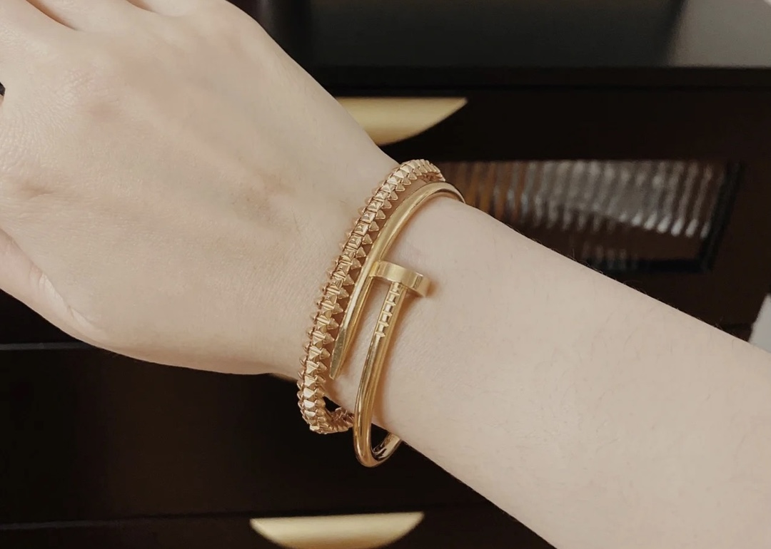 

Designer gold Bangle women's stainless steel pink drip oil frosted bracelet men's fashion luxury jewelry Valentine's Day jewelry wholesale with box