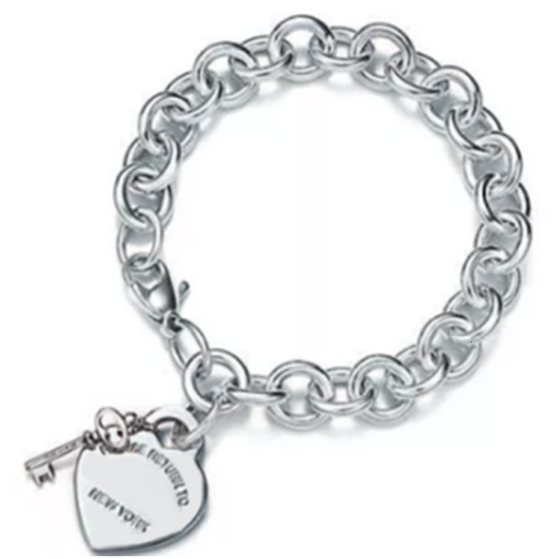 

Charm Bracelets Luxury 1 1 S925 Sterling Silver Classic Heart Tag Ladies Bracelet Romantic Girlfriend Valentine's Day Birthday Christmas Gift 230301