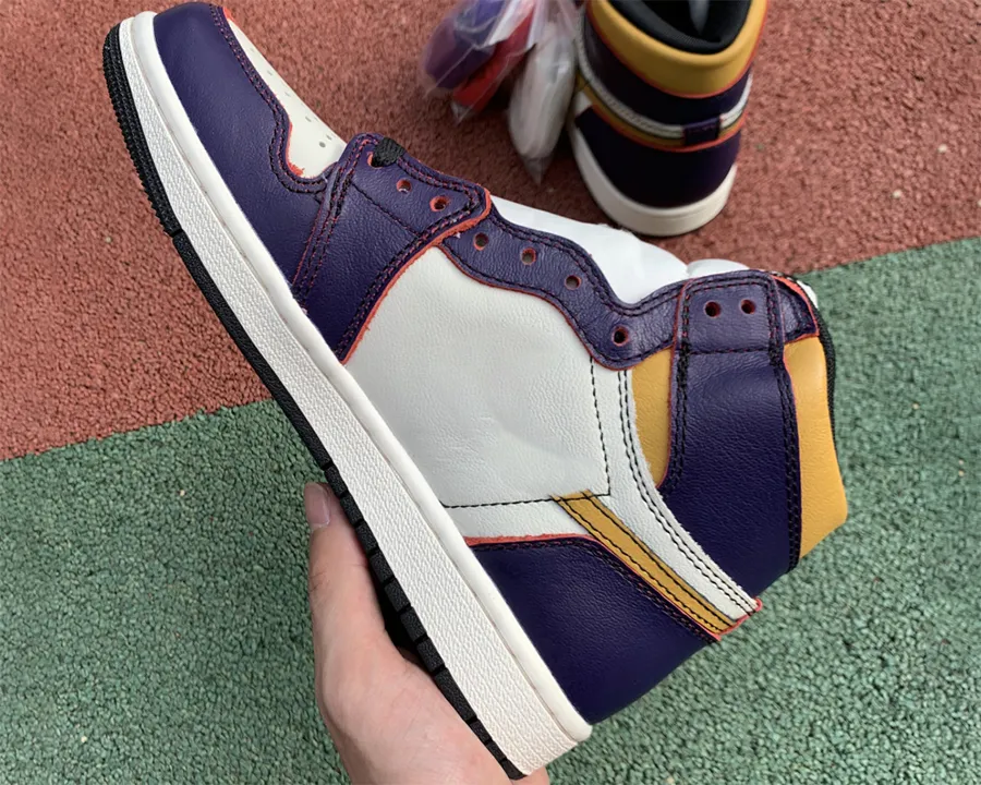 

2023 men women Jumpman 1 high OG basketball shoes Top Quality 1s Court Purple Black Sail Sneakers trainers With Box Purple and Black