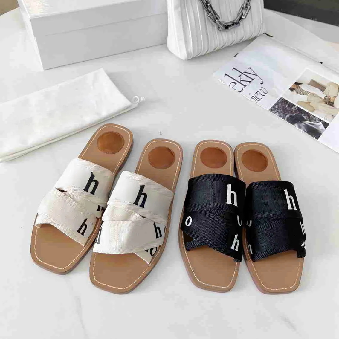 

Woody Slippers Designer Sandal Luxury Women Shoes Flat Rubber Mules Classic Loafers Canvas Embroidered Embossed Sandals Fashion Beach Summer Slipper