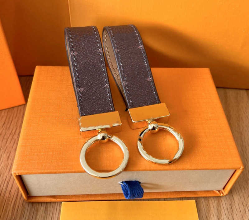 

Lanyards 2021 Keychain Brand Designer Key Chain Mens Luxury Car Keyring Womens Buckle Keychains Handmade Leather Men Women Bags Pendant Accessories