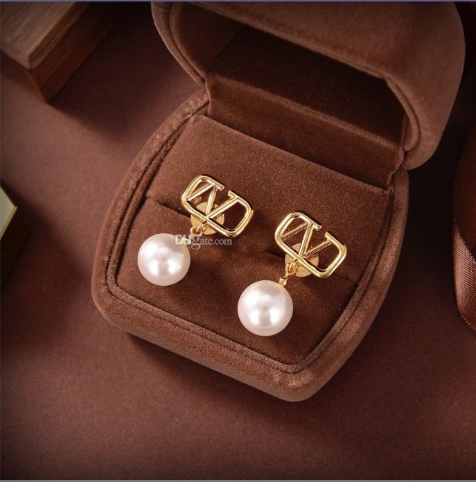 

Fashion Designer Letter V Earrings Pearl Stud Earring Women Tassel Love Earrings Internet Celebrity Earing Female Jewelry Luxury ger