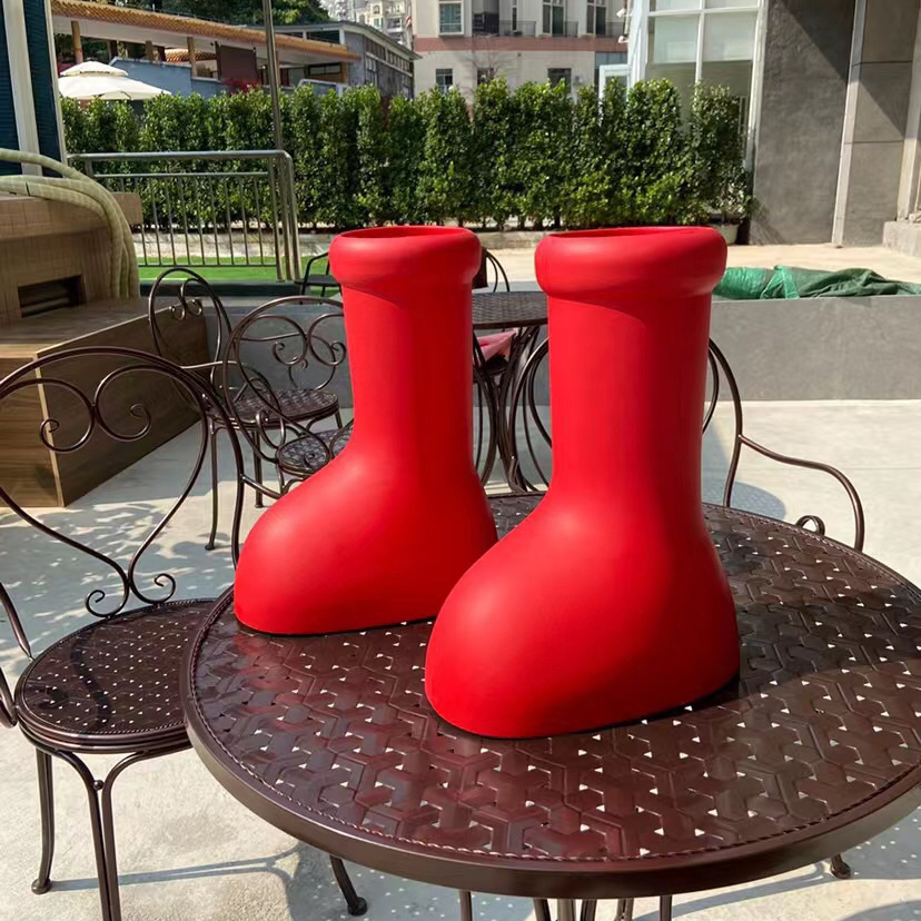

2023 MSCHF boot Designer Big Red Astro Boy Boots Non Slip Booties Rubber Platform Booties Men Womens Fashion Rain Boots Size 35-44