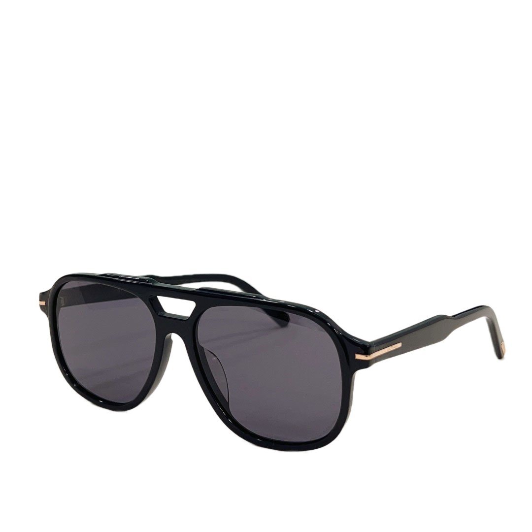 

Womens Sunglasses For Women Men Sun Glasses Mens Fashion Style Protects Eyes UV400 Lens With Random Box And Case 0753