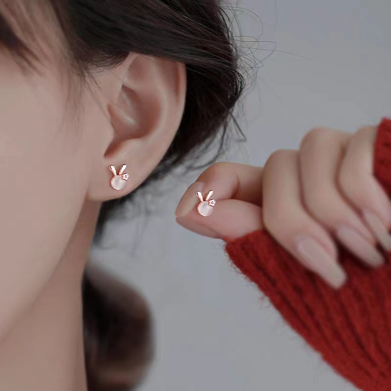 

Top Quality luxury earrings Fashion Love Stud Classic Earring Gifts Designer Jewelry Engagement Earrings Wholesale