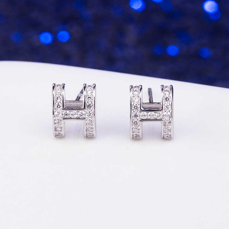

Letter H shaped s925 sterling silver Stud earrings cool wind creative sweet studded with diamonds simple temperament everything goes with fashion earrings