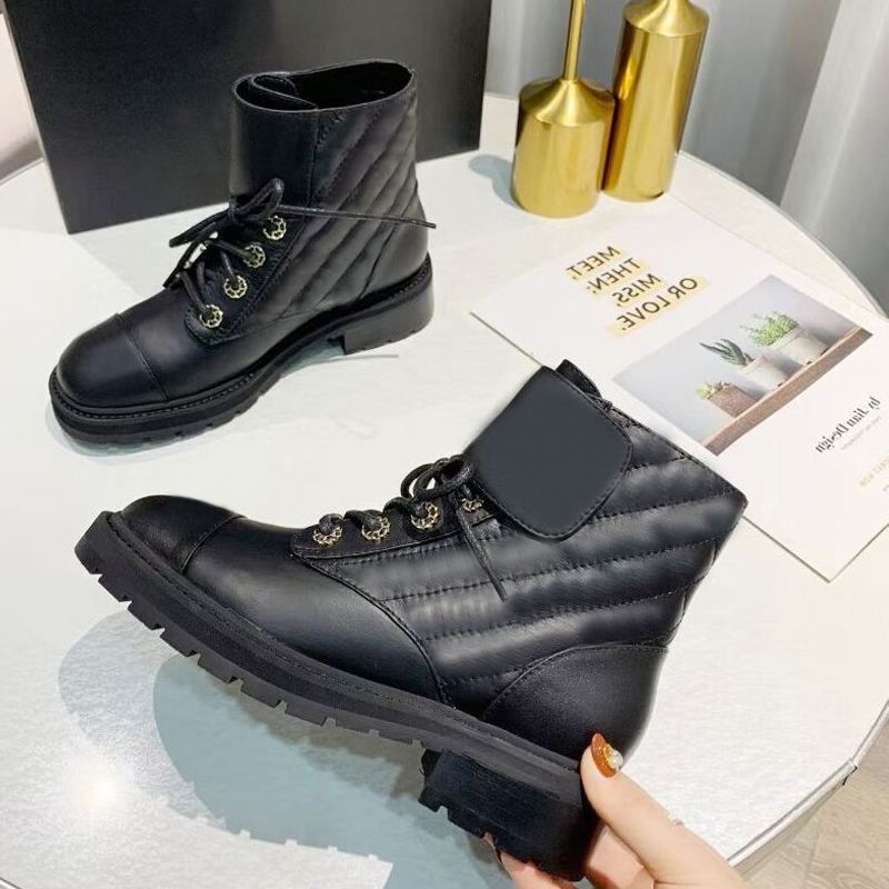 

woman cowhide zipper Short boots Metal buckle designer boot Leather lady Lace up Letter SHoes fashion Autumn winter Flat women shoes Large size 35-41-42 box, Black