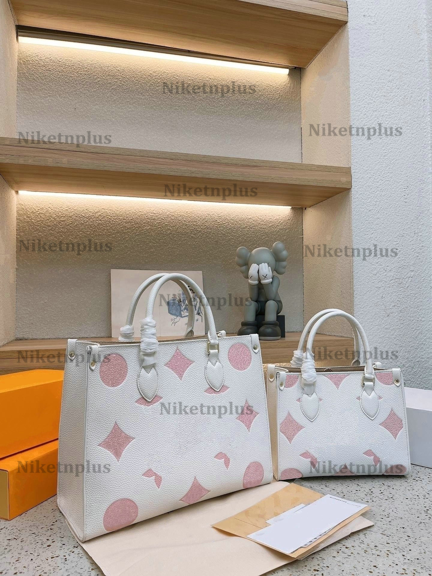 

Onthego M21575 Women's Leather crossbody tote Monograms Embossed Flower Handbag Designer Shoulder Bag Totes Luxury bags Totes On the go GM MM, #1