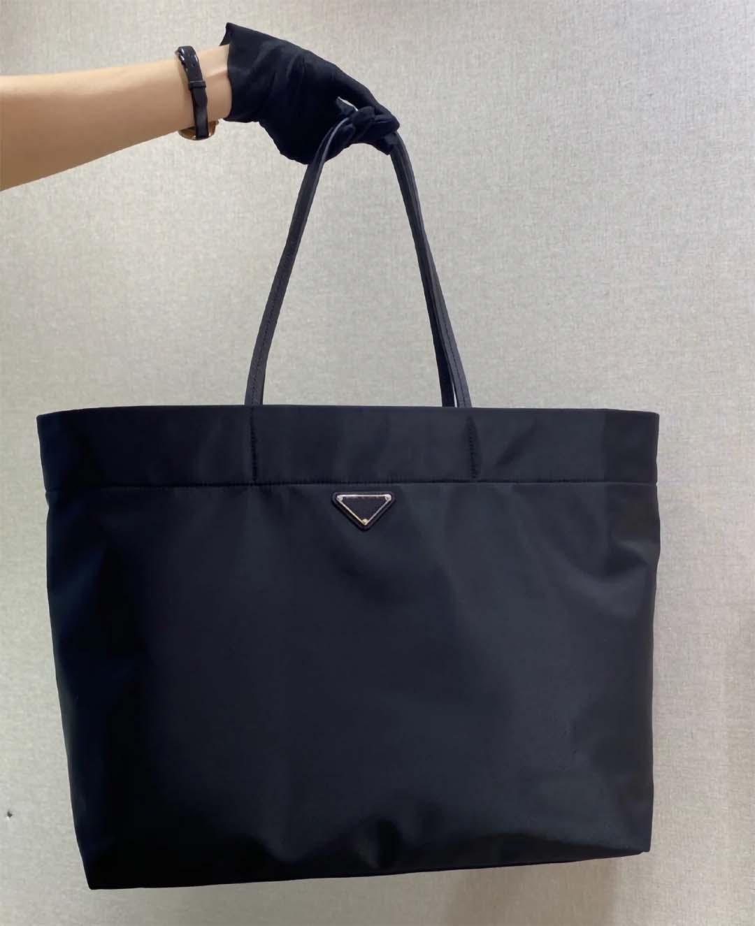 

2023 Designer Nylon Tote Bag handbags Shopping Bag women's Large Capacity Shoulder Bags Wallet, Black