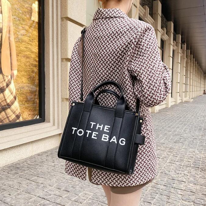 

The Leather Tote Bag Marc Womens Handbag Debossed Signature Branding Totes Bags Shoulder Crossbody Colorblock Bags Canvas Large Purses Jobobs B00160
