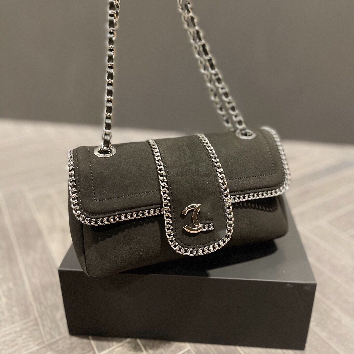 

2023 Shoulder Bags Women New Style Geometric Drawing Handbags Women'S Fashion Handbag Gold Chain Famous Brand Messenger Bag