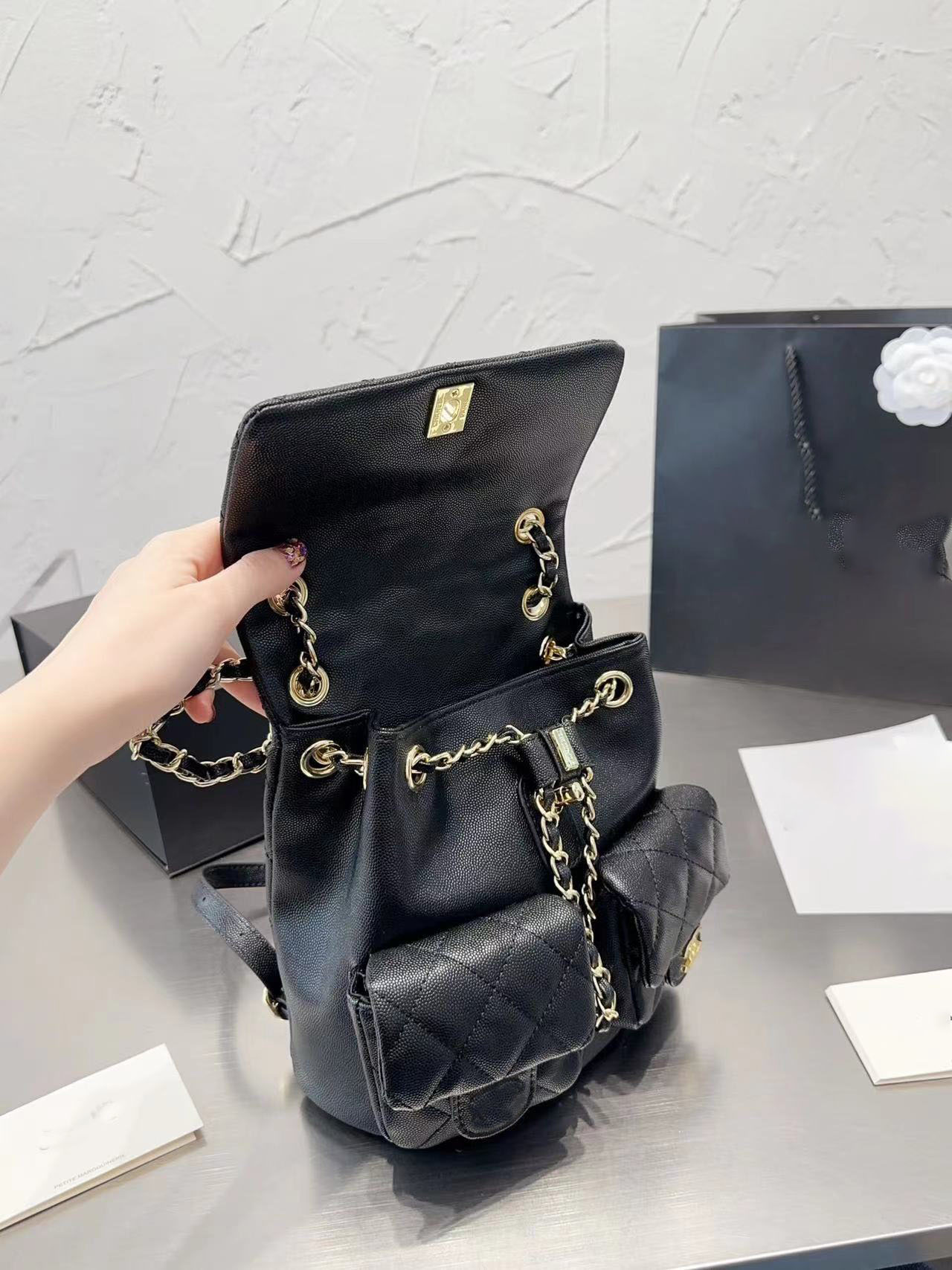 

2023 New Two Shoulder Backpacks Liberate Both Hands Original Skin Production Spot Supply Limited Quantity, White