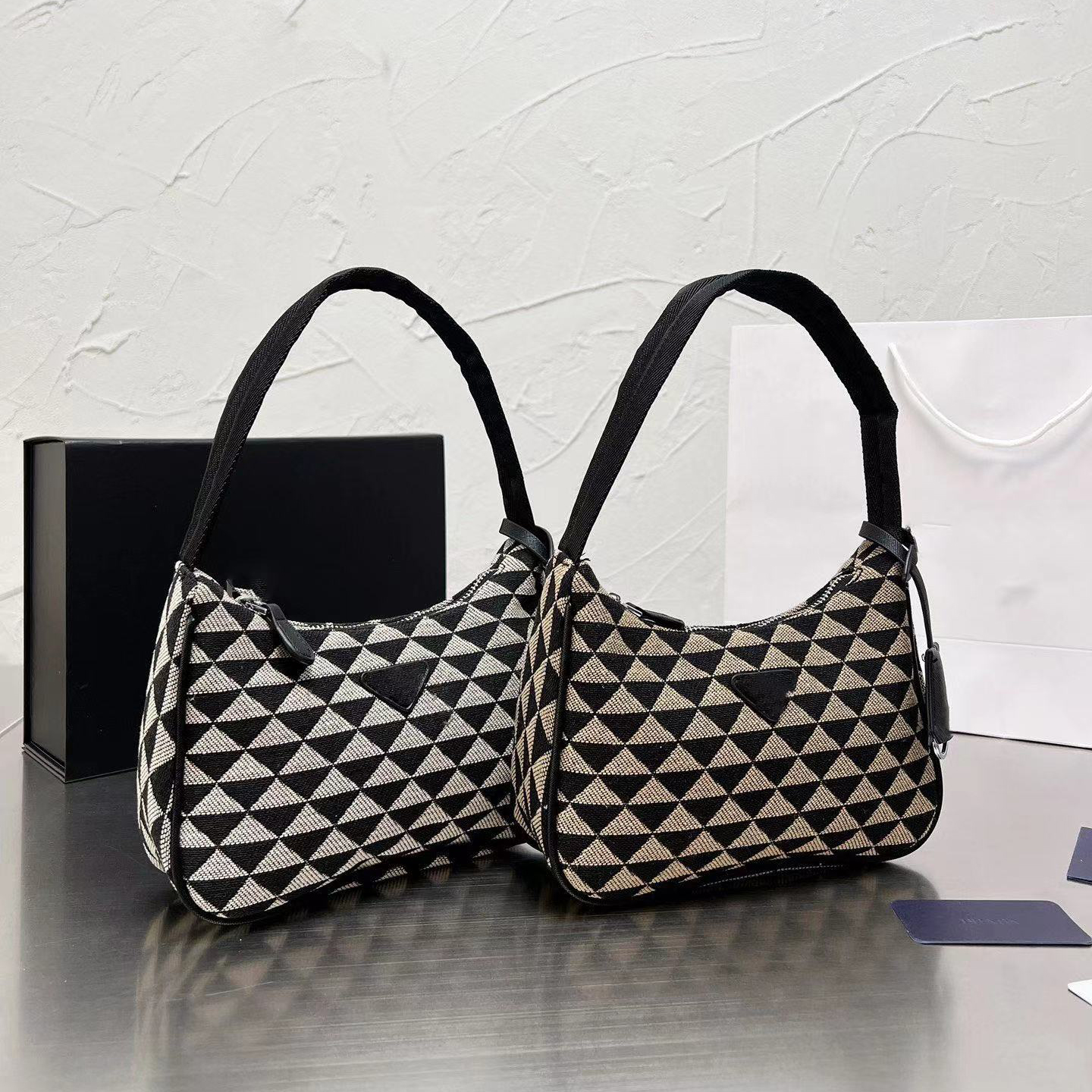 

2023 Black Nylon Shoulder Messenger Bag for Women Luxury Handbag Hobo Designer With Mini Pocket Brand Female Crossbody Bag001, Customize