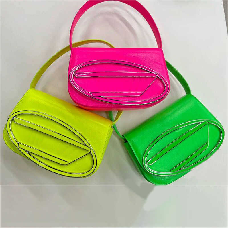 

die designer bag Fluorescent Underarm Jingle Bag Spring evening bags Shoulder Messenger Portable Mini Square Bag 230301, White --12cm