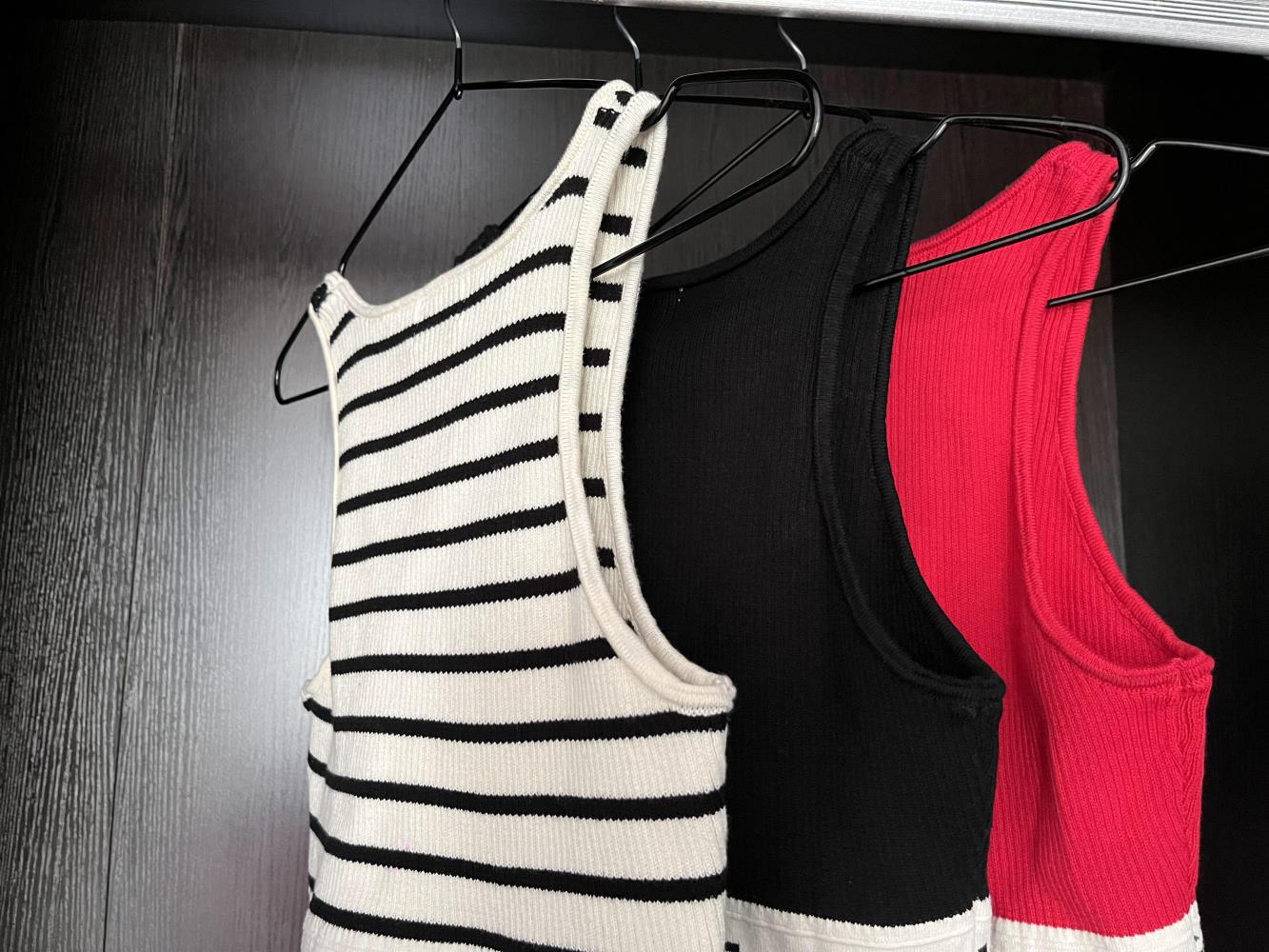 

Women Crop Tops T-shirt Bra Tanks Female Cotton-blend Tank Top Shorts Designer Yoga Suit Sportwear Fitness Sports Mini Outfits Solid Elastic Backless Teetvvs, Color 3