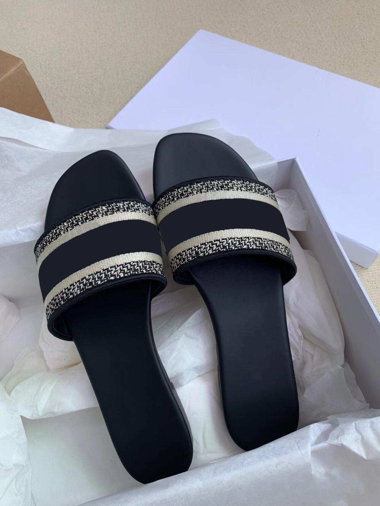 

Designer Women Flat Sandals Slides Mule Shoe Luxury Brands Shoes Woman Ladies Summer Flip Flops Slippers Fashion Miller, 04