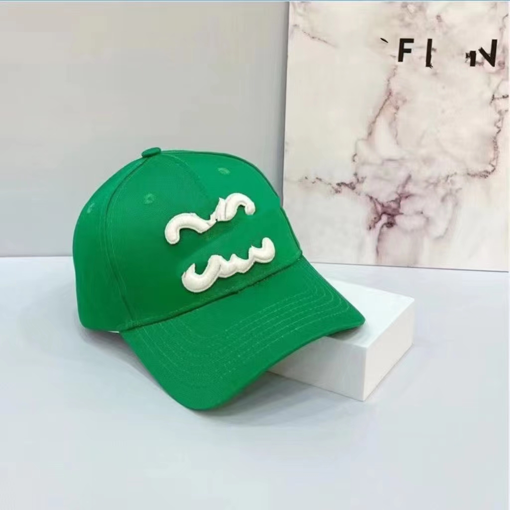 

2023 Designer simple and generous embroidered letter baseball cap Men's and women's fashion casual baseball cap Outdoor sports holiday multi-color options, Black