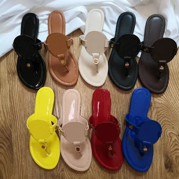 

Designer Brand Women Slippers Summer Ladies Hollowed Out Sandals Pattern Flats Flip Flops Loafer Fashion Tories Slides Rubber Outdoor Beach