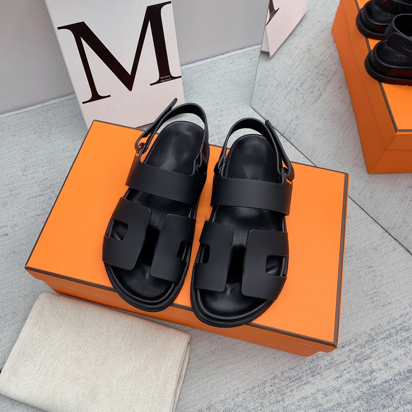 

Designer Sandals Womens Flat Heel Casual Sandals Brown Sandals Luxury Womens Shoes Slip On Flats Black Sandals White Sandals 35-46