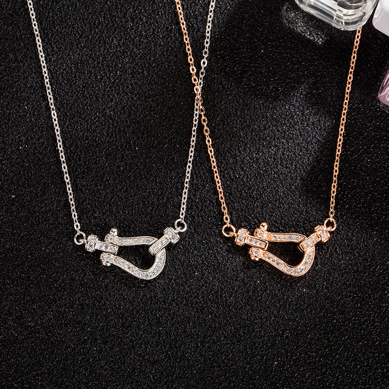 

S925 sterling silver horseshoe button necklace, the original button full of diamond micro-inlay light luxury personality all-female internet celebrity