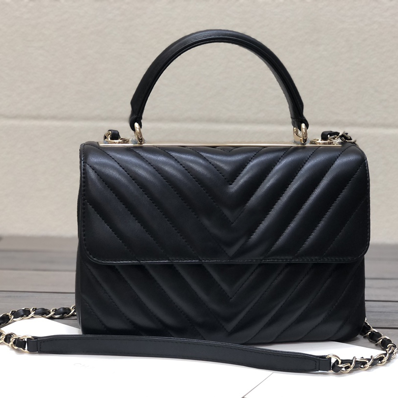 

10A Designer Bag Features a Three-layer V-shaped Plaid Flap Black Lambskin and Gold Logo Handbag
