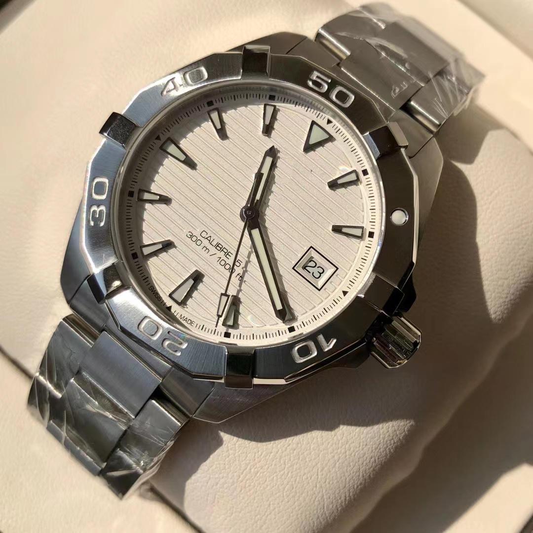 

Business watch Automatic machinery Swiss SW200 movement 40.5MM Sapphire mirror calendar convex through magnifying super luminous pointer Competing latent, As shown