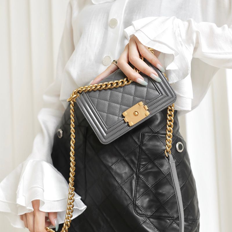 

Delicate knockoff Designer Flip bag 15CM Cowhide Chain bag With Box YC102