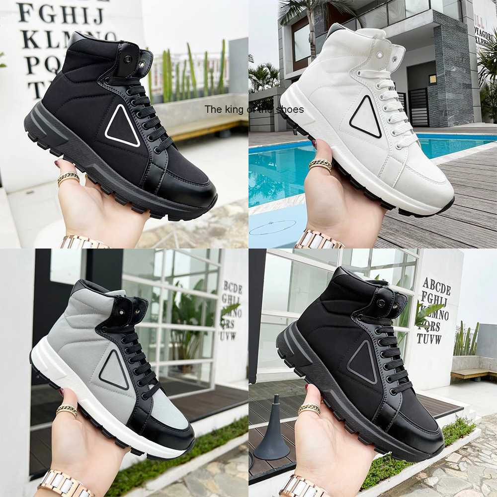 

Fashion Men Women Sneakers shoes High Re-Nylon Casual Shoes Italy PRAX 1 Luxury Outdoor Runner Trainers triangle Running Sports Shoe 35-45, Grey
