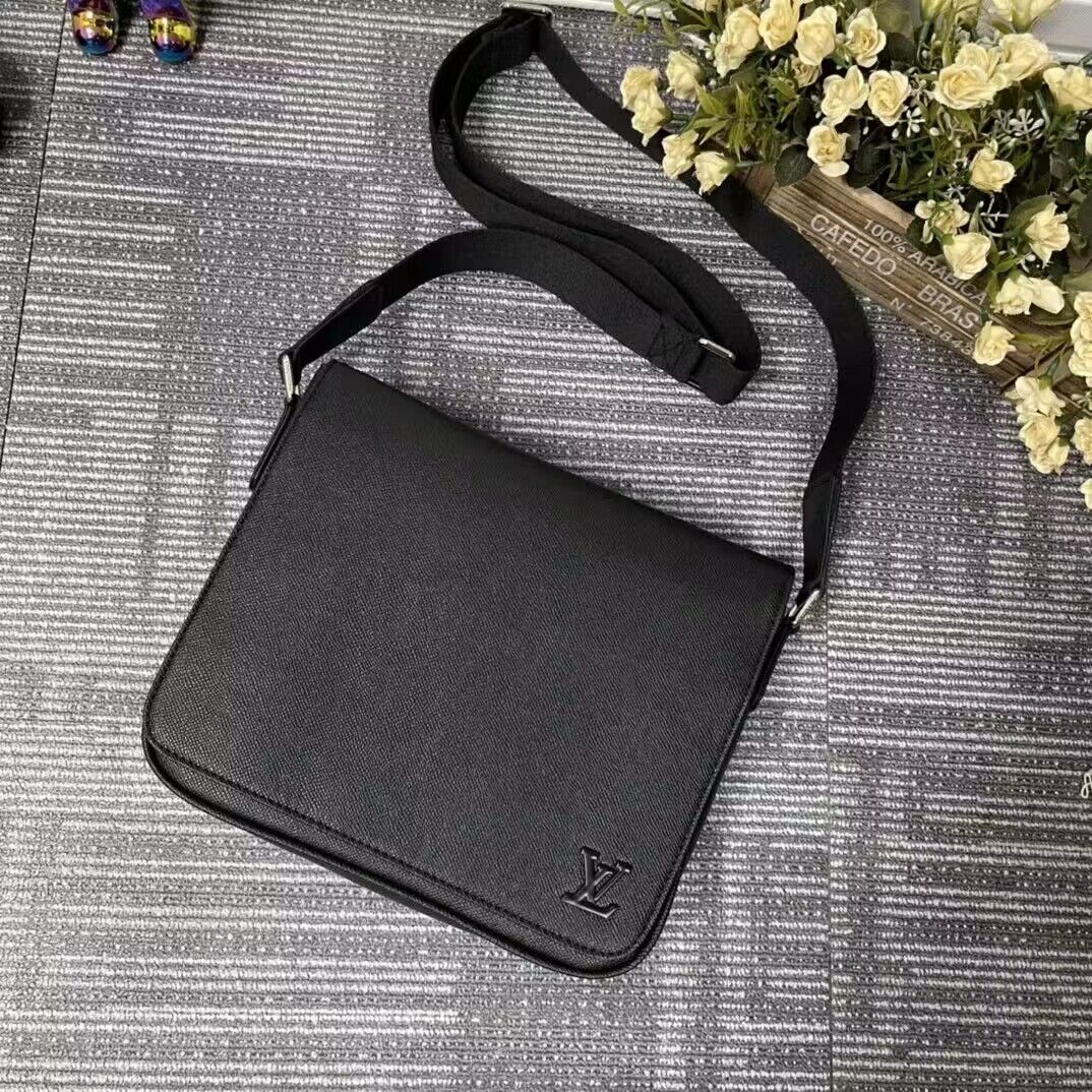 L Designer District Men Messenger Bags handbags Bag Man Tote Briefcase Shoulder Bag Portfolio Belt Crossbody Purse Satchel Classic