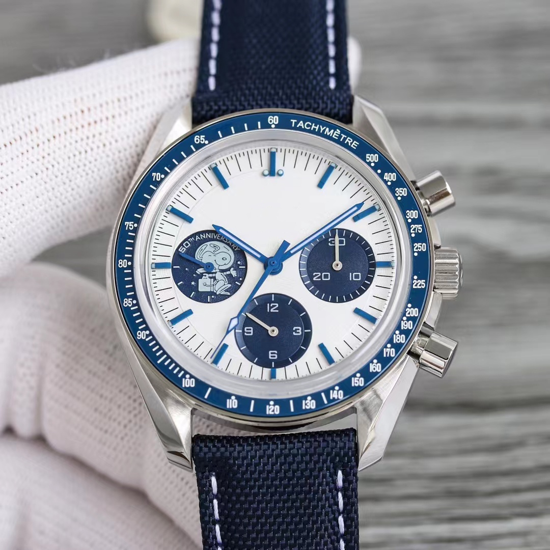 

Expensive high-quality watches, fully automatic mechanical timepieces, men's watches, Super Snoopy rockets that fly around the Earth, high-quality watches, Blue