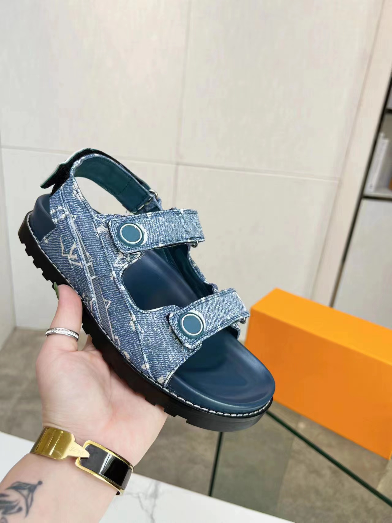 

2023 Designer Women Sandals Crystal Calf leather Casual Shoes Womens Slides Quilted Platform Summer Beach Slipper Top Quality size 35-42