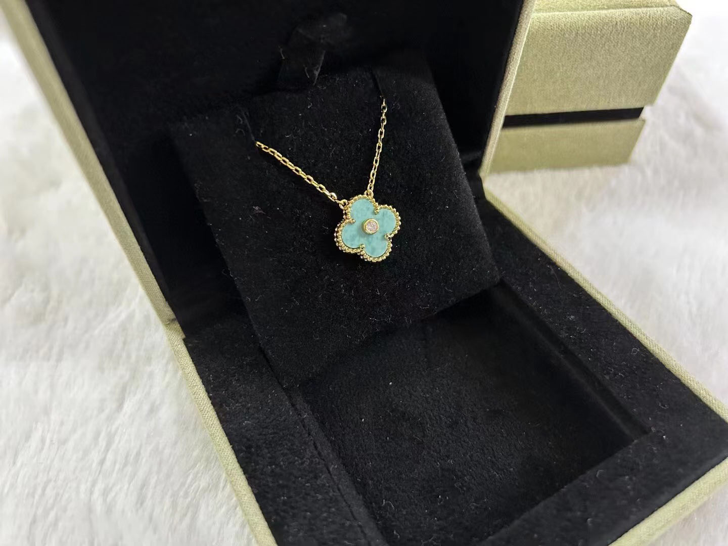 

Luxury VAN brand Designer pendant Necklaces 2022 Christmas Limited Edition 18K Gold cross chain blue clover 15MM 4 Leaf Flower choker