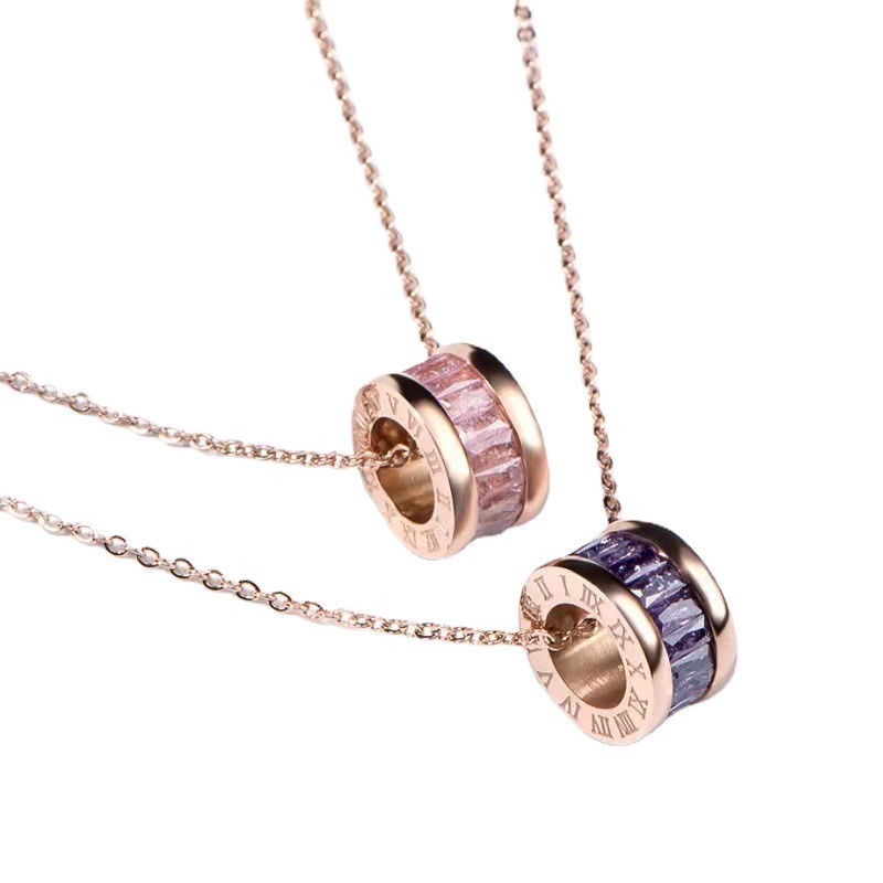 

Luxury Women Choker Necklace Simple Roman Numerals Colored Cryolite Rose Gold Clavicle Titanium Steel Pendant Link Chain Fashion Diamond Jewelry Gifts Never Fade
