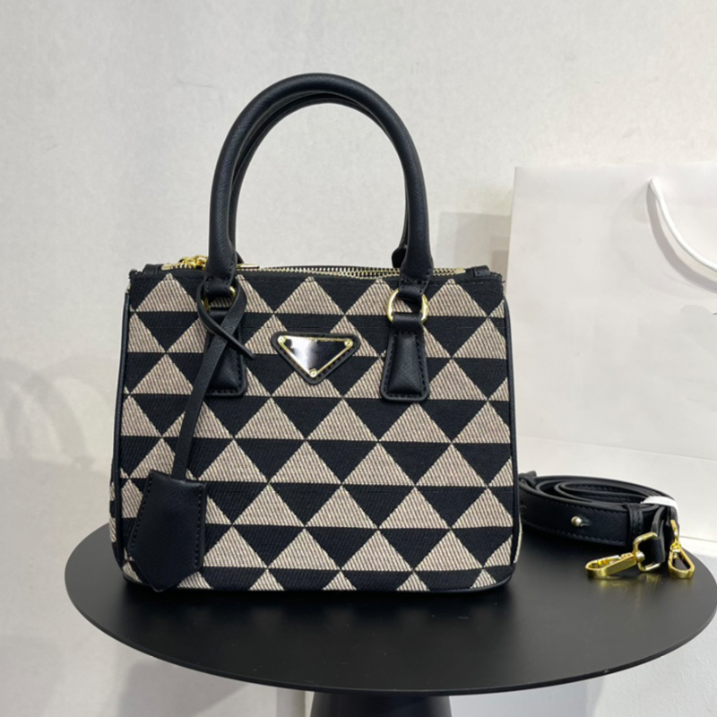 

Women Handbag Designer Tote Bag Triangle Symbole Jacquard Fabric Handbags Large Totes Designers Shoulder Bags Cross Body Purses 2023 New Deluxe Package