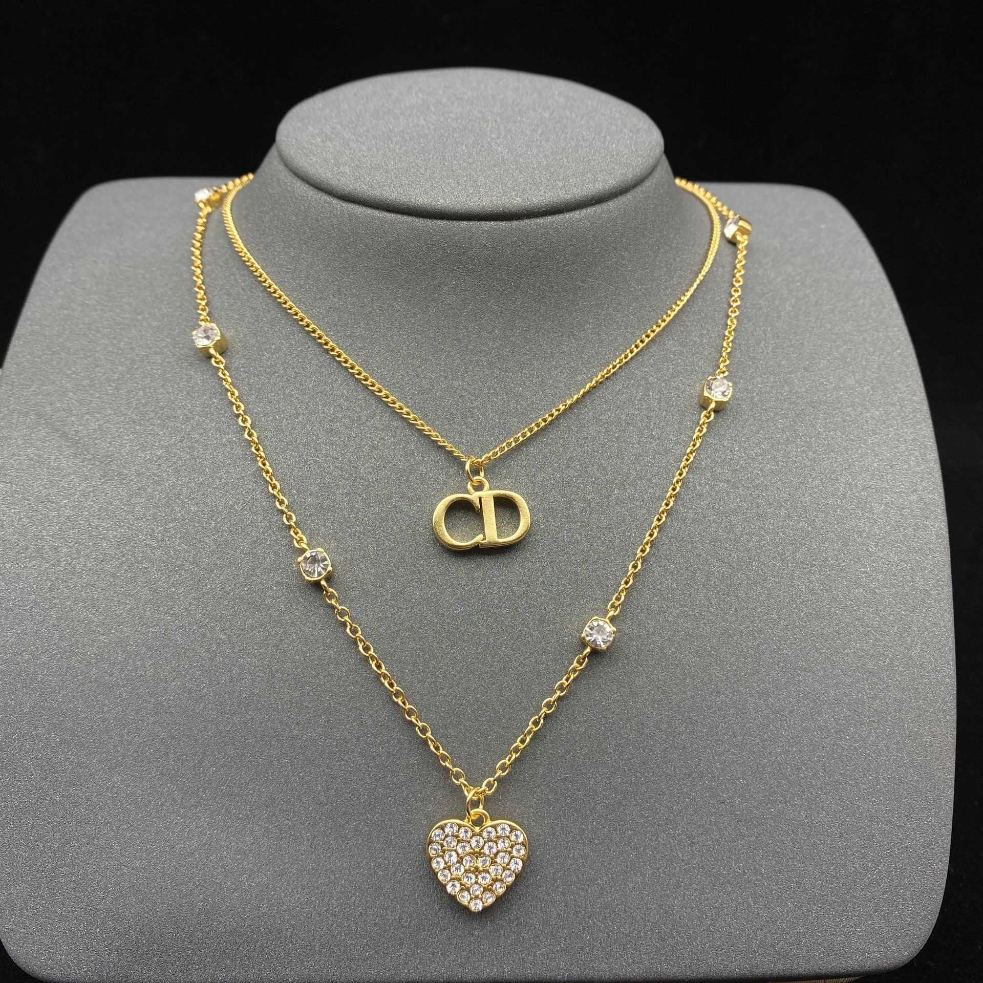 

Dijia Series British Cuban Premium CD Letter Collar Chain Necklace