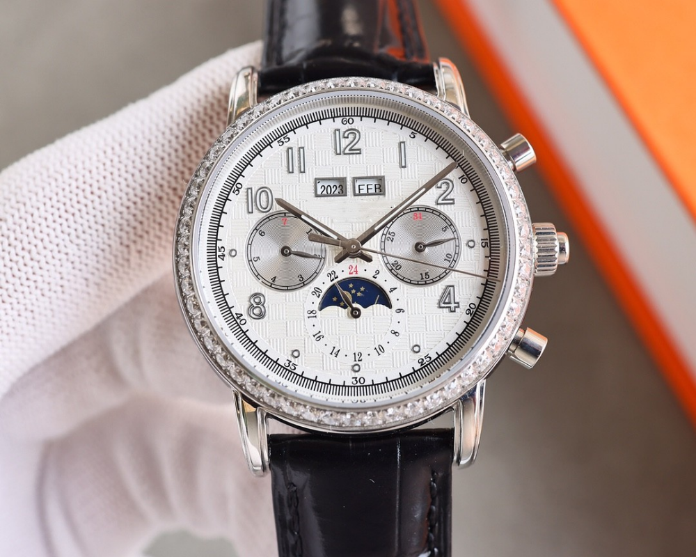 

PP Top level Patek mechanical watch, 1:1 super clone, shocking nobility and extraordinary. Sapphire mirror, noble art ttt