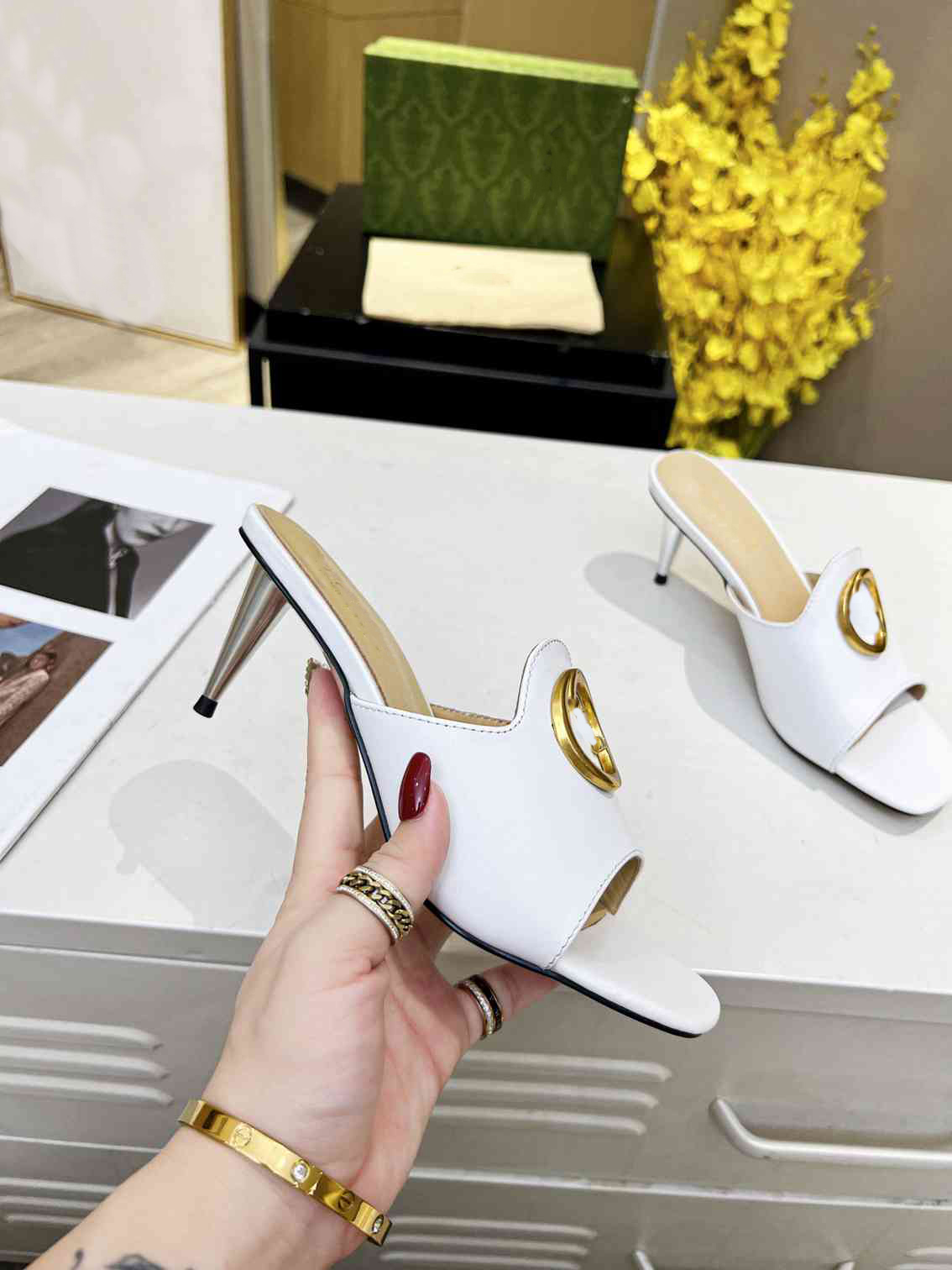 

The latest designer women's luxury sandals luxury high heels leather sandals summer beach wedding shoes K033