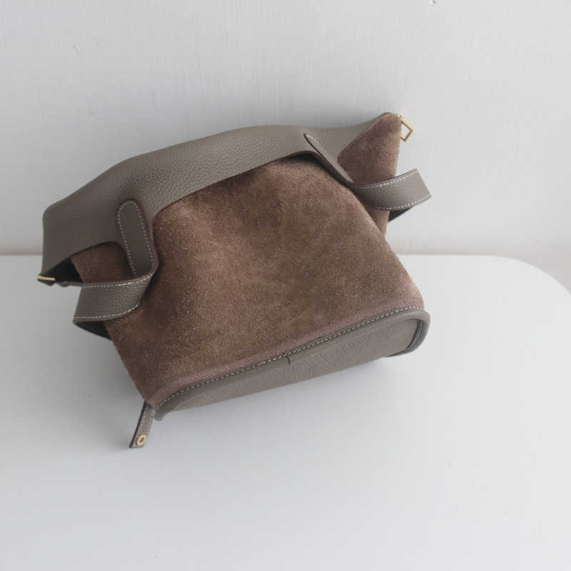 

H bag Designer Original Ins bloggers same casual leather bag with lychee grain kraft basket handbag, 22cm black