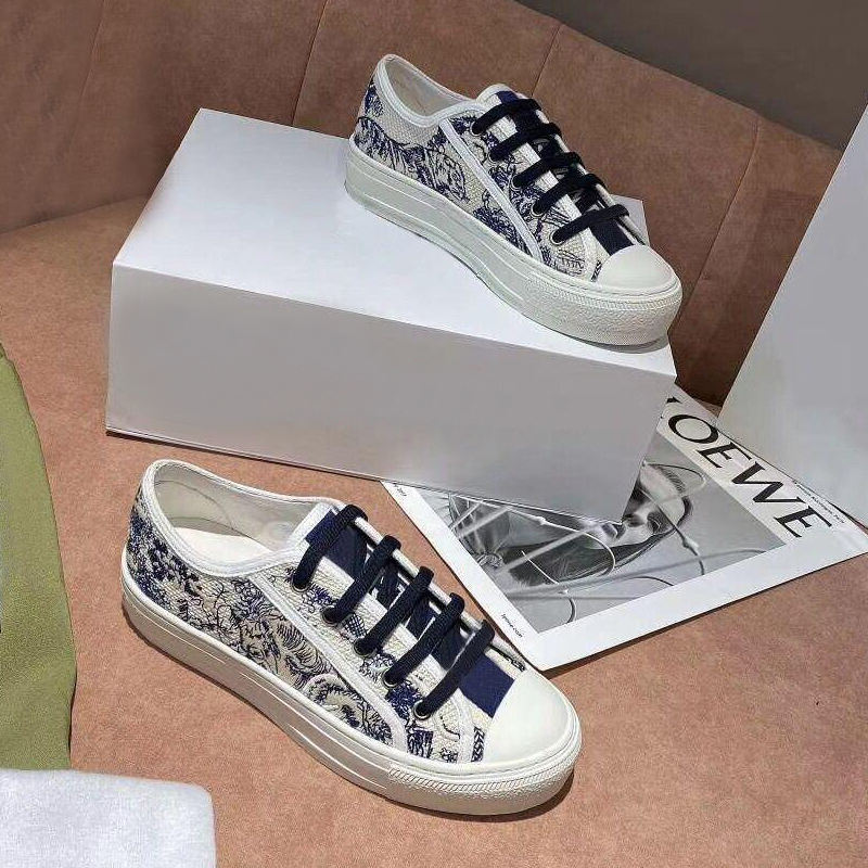 

Casual shoes women designer SHoes Travel leather lace-up sneaker fashion lady Running Trainers Letters woman shoe platform Printed gym sneakers size 35-41-42 With box, Colour 31