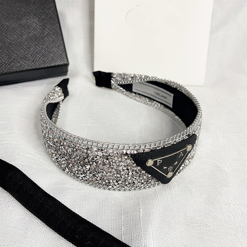 

Korean Style Hair Clips Fashion Diamond Hair Band Designer Simple And Versatile Headwear Daily Life Face Wash Accessories Family Couple Gifts Barrettes