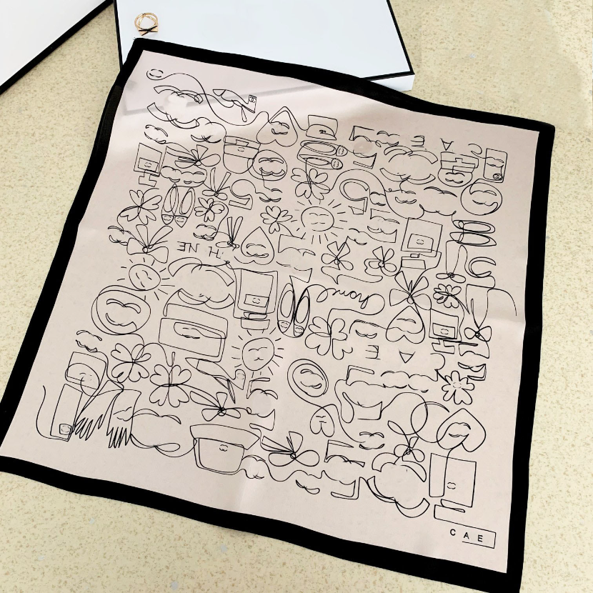 

Advanced Fabric Small Square Scarves Simple Scarf European Brand Spring New Hairdress Fashion Clothing Accessories Exquisite Design Girl Family Gift 50x50cm