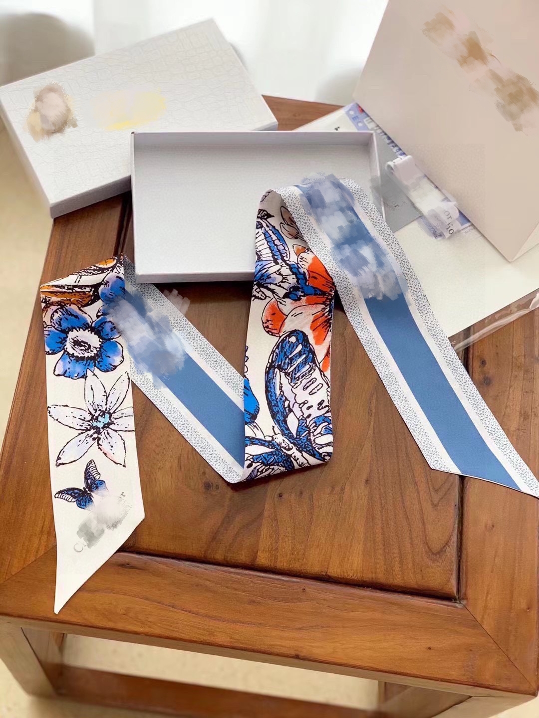

Designer Letters Print Floral Silk Scarf Headband for Women Fashion Scarves Shoulder Tote Luggage Ribbon Head Wraps Double ribbon Ladies gift small 5*106cm with box, Beige