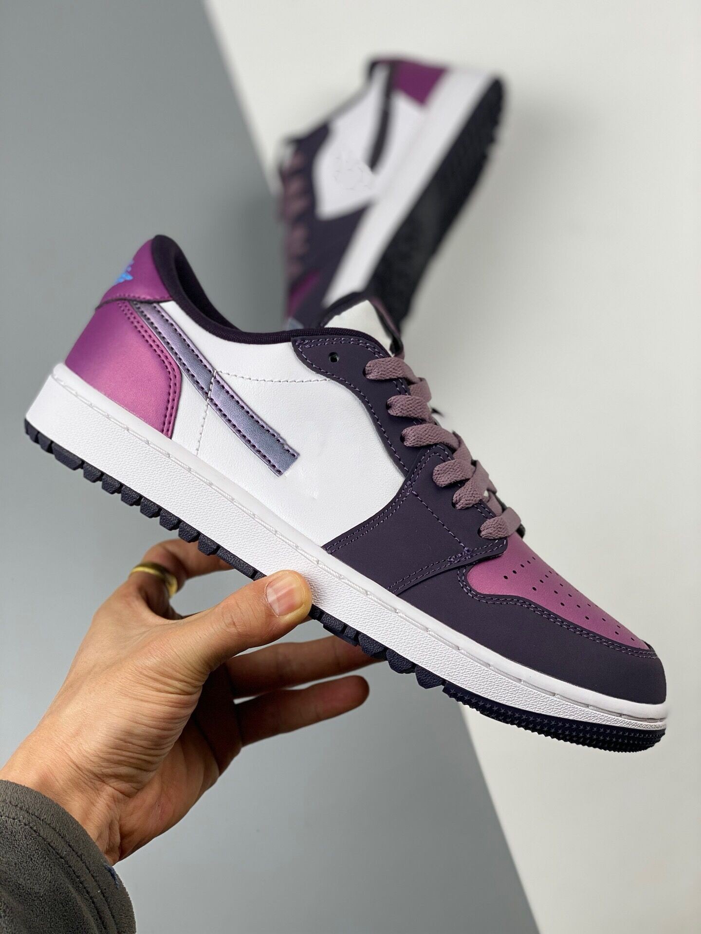 

top quality Casual Shoes Designer Athletics Basketball For Girls Boys Jumpman 1 1s Low GOLF NRG Purple Smoke White Cave Unidersity Blue Outdoor Sports Sneakers