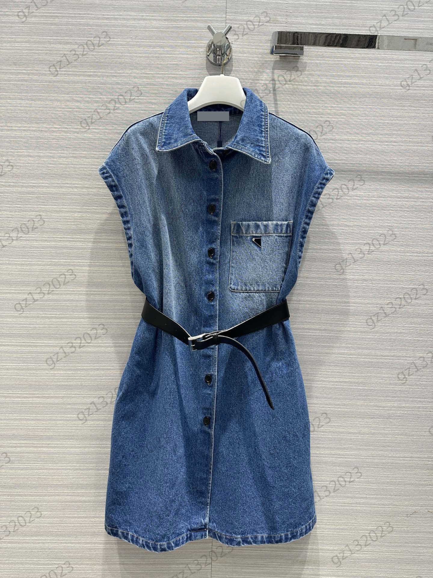

Lapel Dress Chest Triangle Logo Decorated Pocket Sleeveless Vest Dress High-density Twill Denim Fabric Belt Slim Joker Maxiskit Designer Dresses, 12