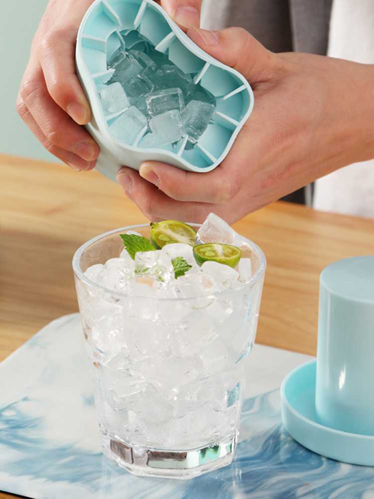 

Ice Cream Tools Ice Bucket Cup Mold For Making Ice Cubes Tray Freeze Quickly Safety Silicone Creative Design Frozen Drink Maker for Whiskey Beer Z0308