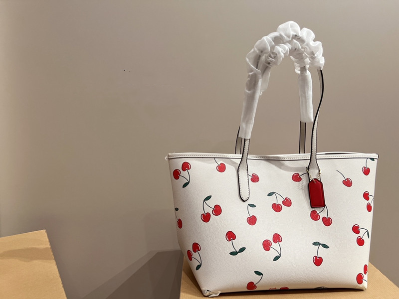 

City Cherry Designer Bags Totes Women Underarm Baguette Luxury Handbags Leather Handbag Female Trendy Crossbody Shoulder Purses Totes Handbags Coac, White