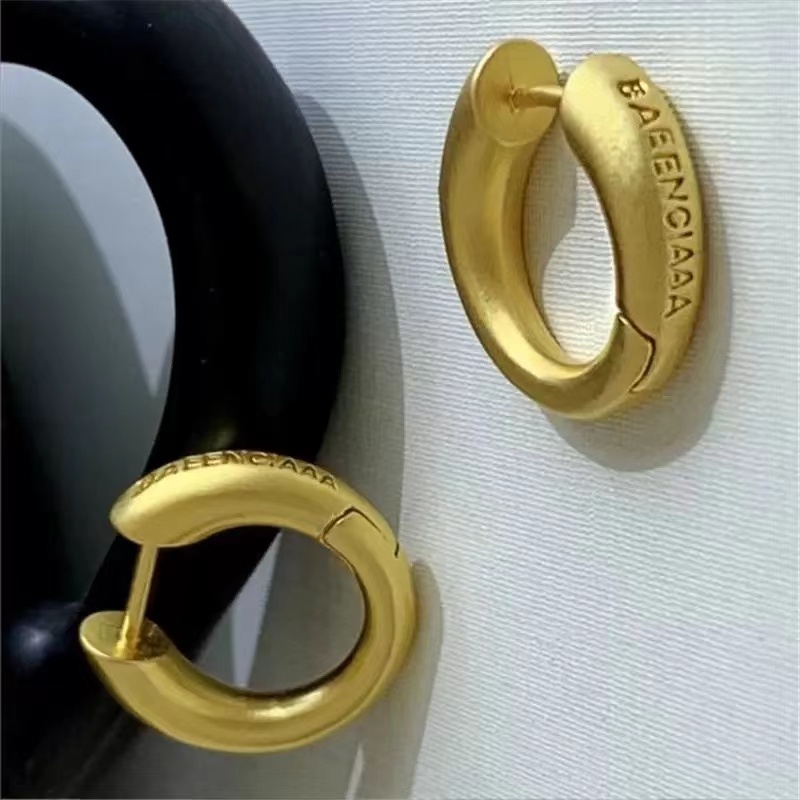 

Designer B silver stud earrings metal earrings female plain ring earrings hoop earrings Paris high-end luxury