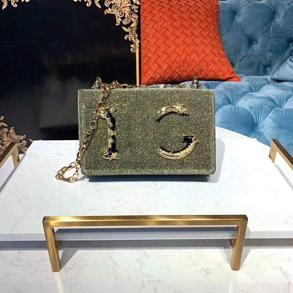 

Chain Crossbody Bags Women Handbag Purse Fashion Letter Top Quality Shoulder Bag Magnetic Hasp Gold-pleated Emblem Clutch Wallets 022, Black