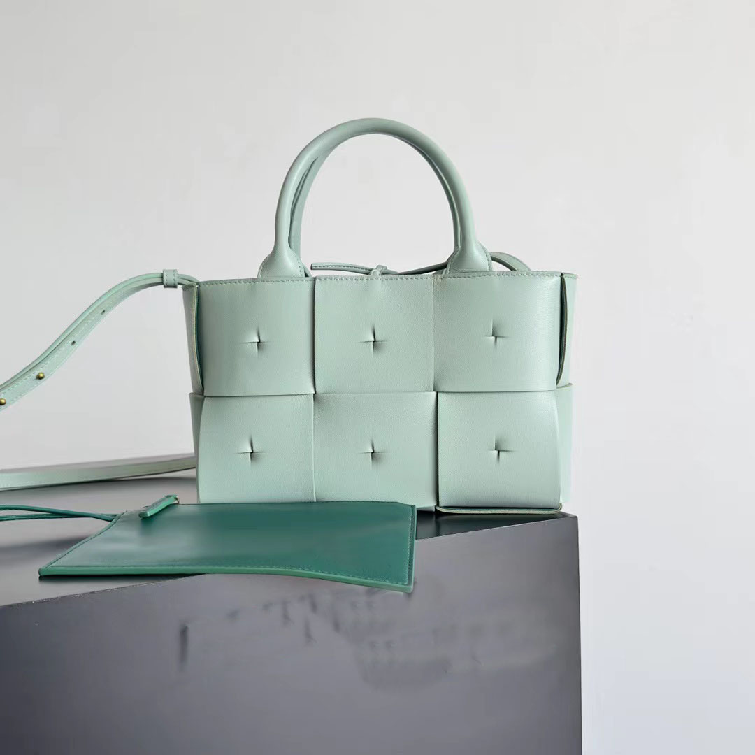 

Bag women's High-quality Leather Tote Bags Women Luxury Designer Handbag a one-shoulder simple messenger handbag purse, Sky blue