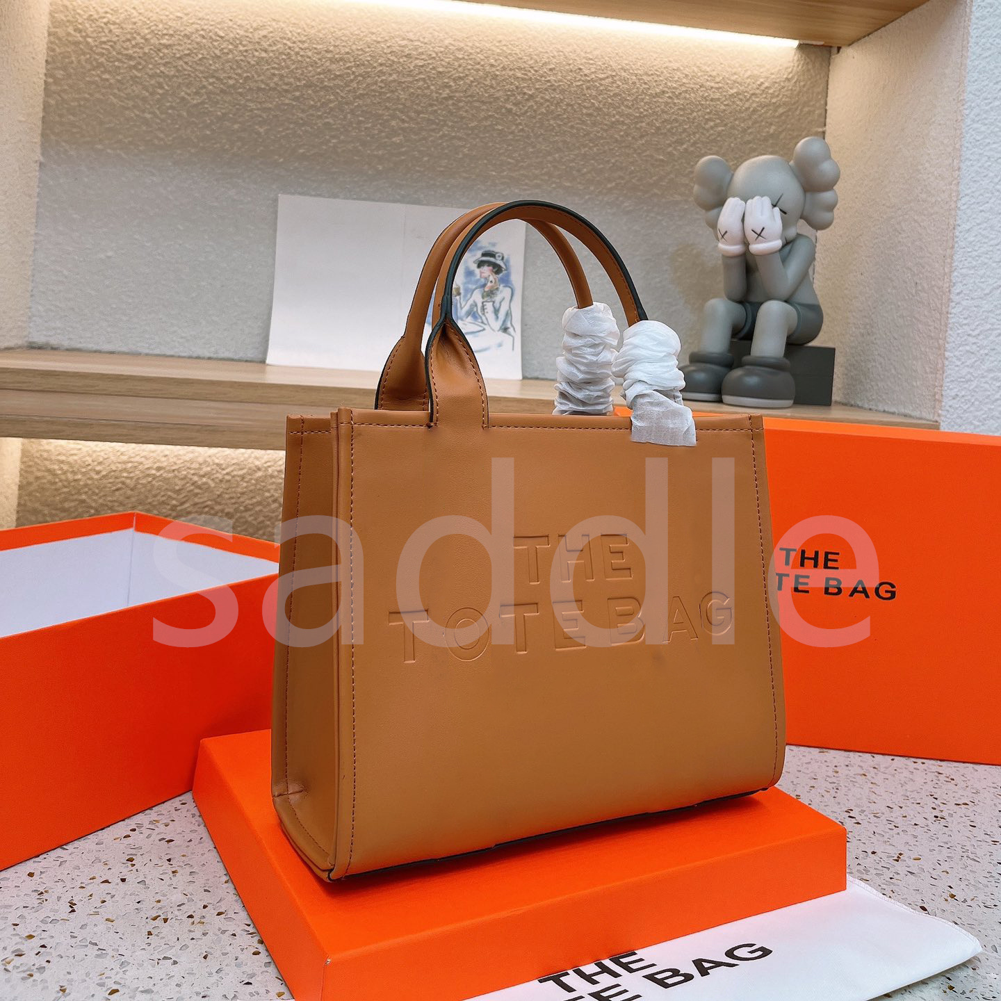 

The Traveler Tote Bag Designers Fabric Tote Bags MARJ-WY552 Mobile Shoulder Strap Large Capacity Daily Commuter Shoulder Crossbody Bag Zip Closure Embossed Logo, Customize